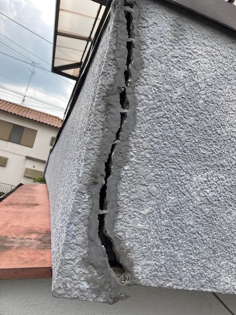 重度のひび割れ